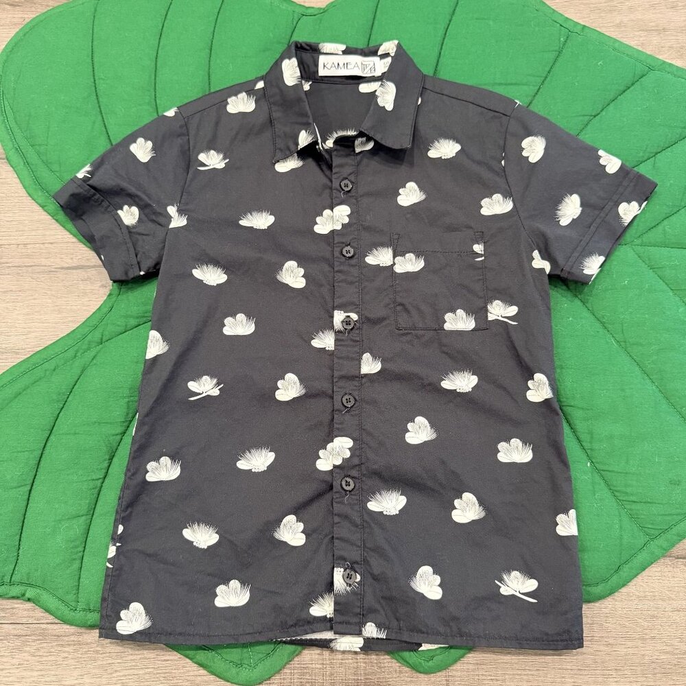 Kamea Designs Hawaii Boys XS Black Short Sleeve Button Front Aloha Shirt